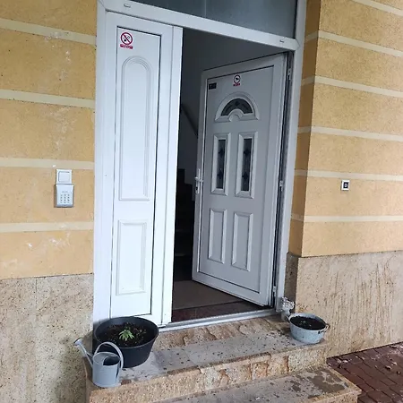 Nada Apartment *